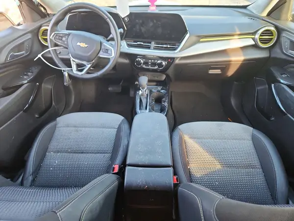 KL77LHEP5SC257440 2025 CHEVROLET TRAX - Image 8