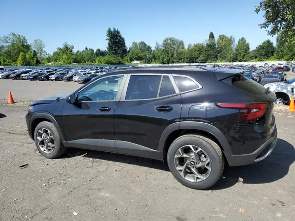 KL77LHEP5SC267384 2025 CHEVROLET TRAX - Image 2
