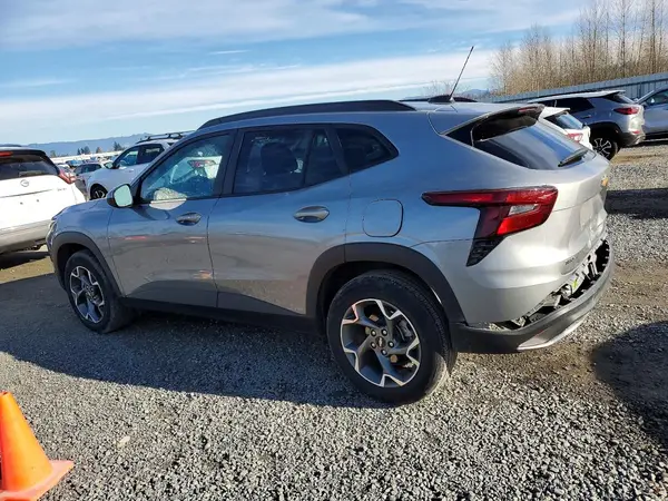 KL77LHEP5SC267434 2025 CHEVROLET TRAX - Image 2