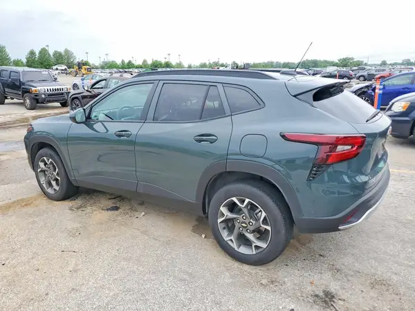 KL77LHEP5SC267630 2025 CHEVROLET TRAX - Image 2