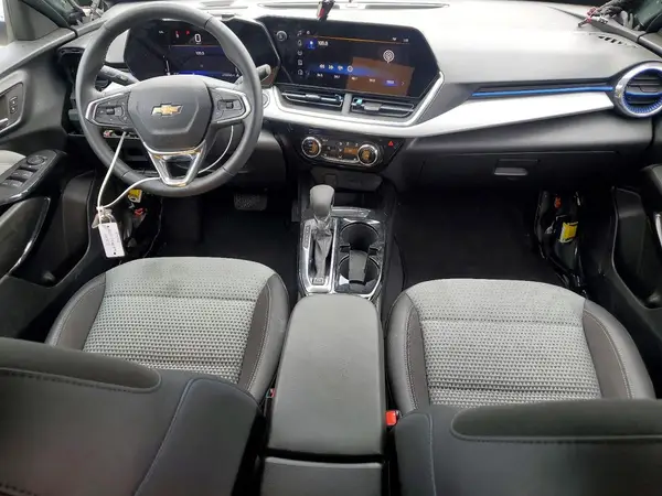 KL77LHEP5SC267630 2025 CHEVROLET TRAX - Image 8
