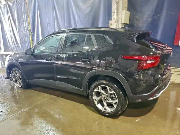 KL77LHEP5SC267904 2025 CHEVROLET TRAX - Image 2