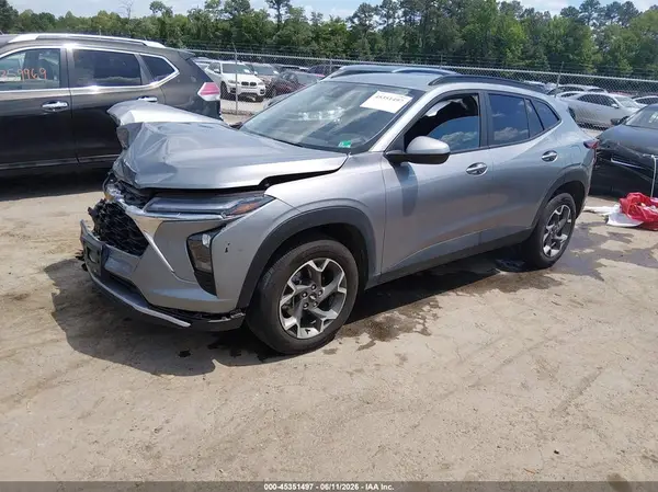 KL77LHEP5SC269099 2025 CHEVROLET TRAX - Image 2