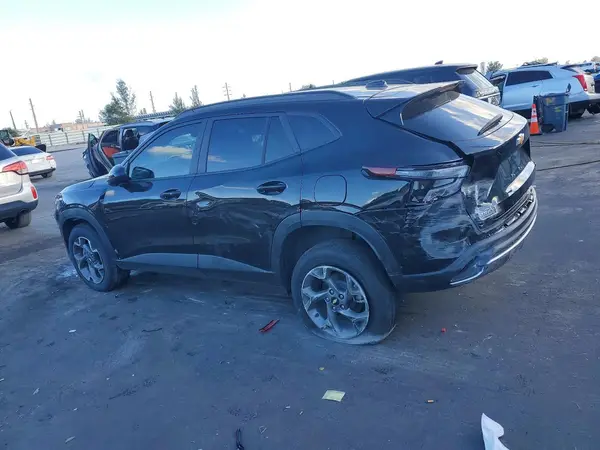 KL77LHEP5SC271502 2025 CHEVROLET TRAX - Image 2