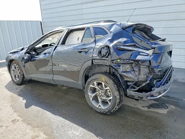 KL77LHEP5SC271550 2025 CHEVROLET TRAX - Image 2
