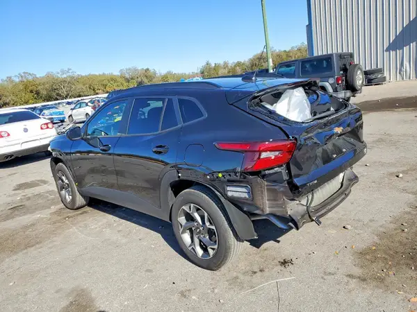 KL77LHEP5SC277347 2025 CHEVROLET TRAX - Image 2