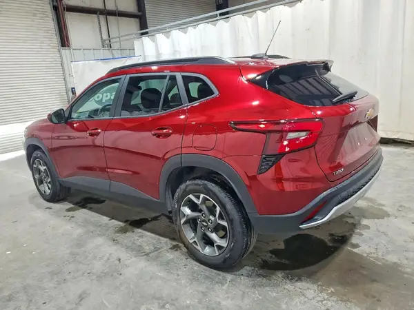 KL77LHEP5SC292799 2025 CHEVROLET TRAX - Image 2