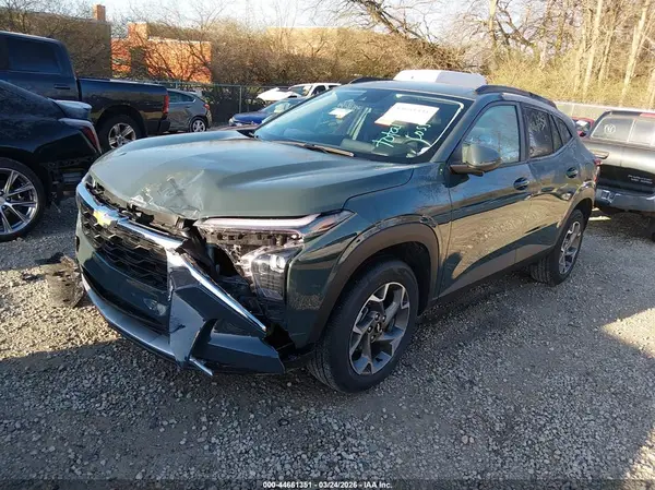 KL77LHEP5SC297372 2025 CHEVROLET TRAX - Image 2