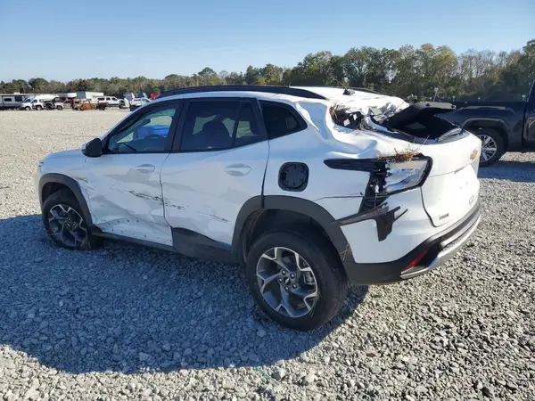 KL77LHEP5SC308841 2025 CHEVROLET TRAX - Image 2