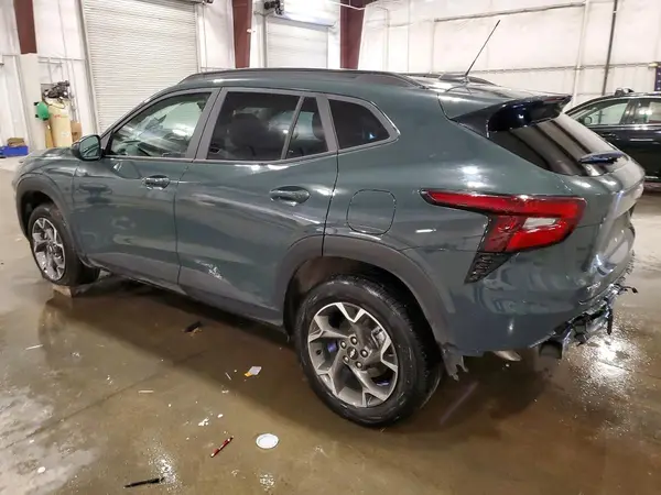 KL77LHEP5SC309326 2025 CHEVROLET TRAX - Image 2