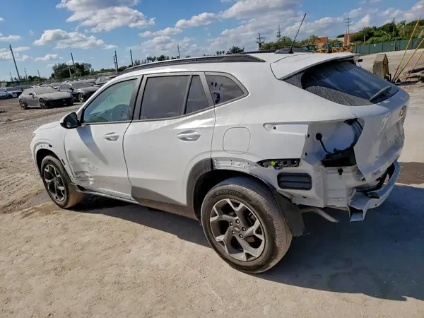 KL77LHEP5SC320679 2025 CHEVROLET TRAX - Image 2
