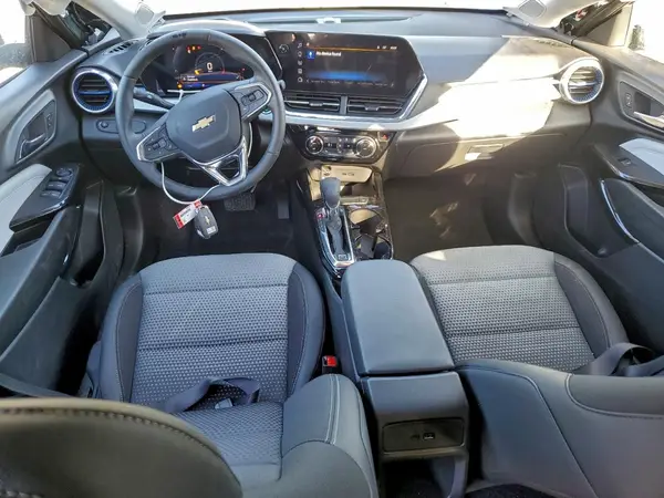 KL77LHEP5SC330127 2025 CHEVROLET TRAX - Image 8