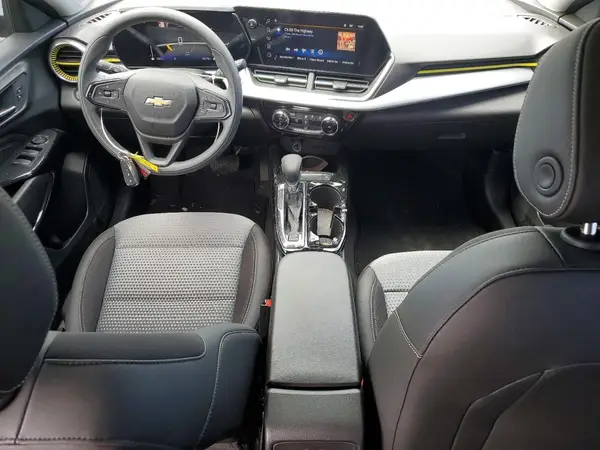 KL77LHEP5SC335540 2025 CHEVROLET TRAX - Image 8