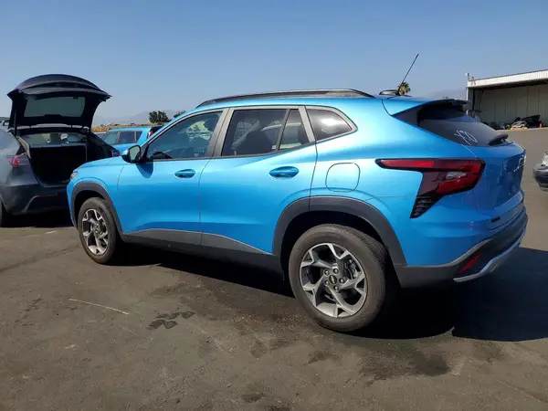 KL77LHEP5TC014339 2026 CHEVROLET TRAX - Image 2