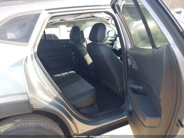KL77LHEP6SC022402 2025 CHEVROLET TRAX - Image 8