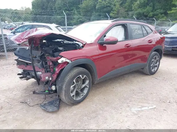 KL77LHEP6SC057943 2025 CHEVROLET TRAX - Image 2