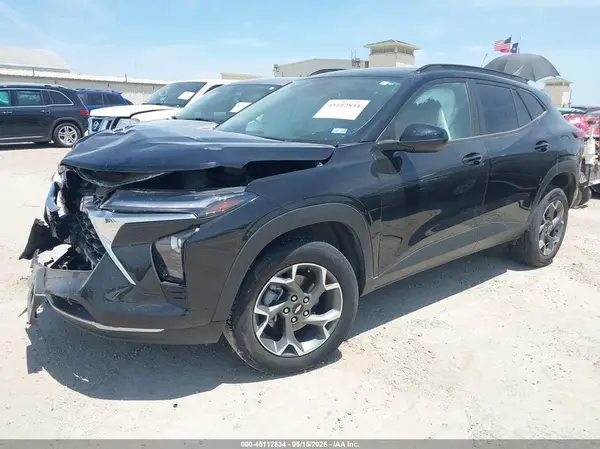 KL77LHEP6SC067470 2025 CHEVROLET TRAX - Image 2