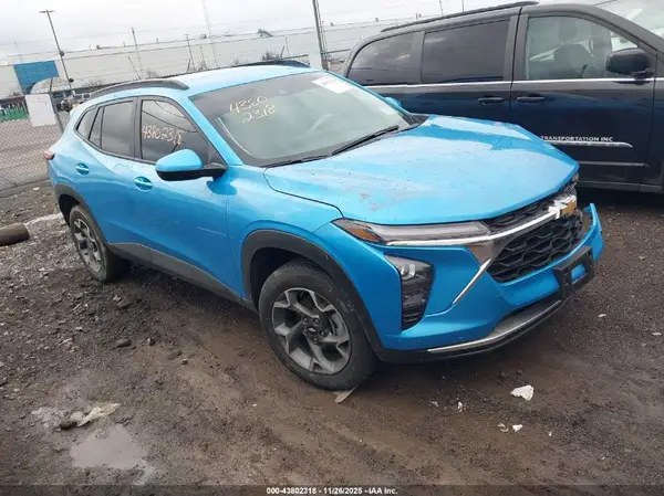 KL77LHEP6SC069509 2025 CHEVROLET TRAX - Image 1