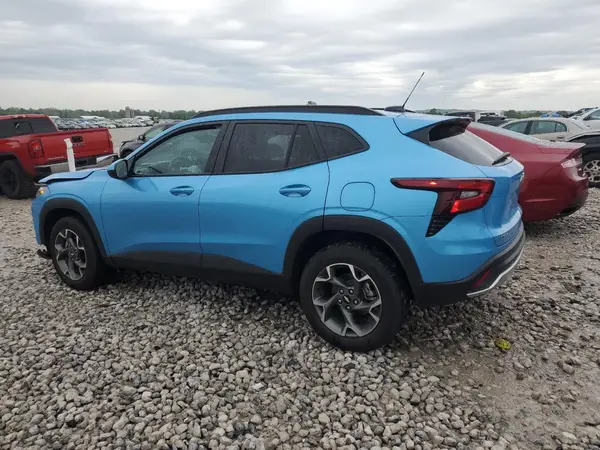 KL77LHEP6SC086701 2025 CHEVROLET TRAX - Image 2