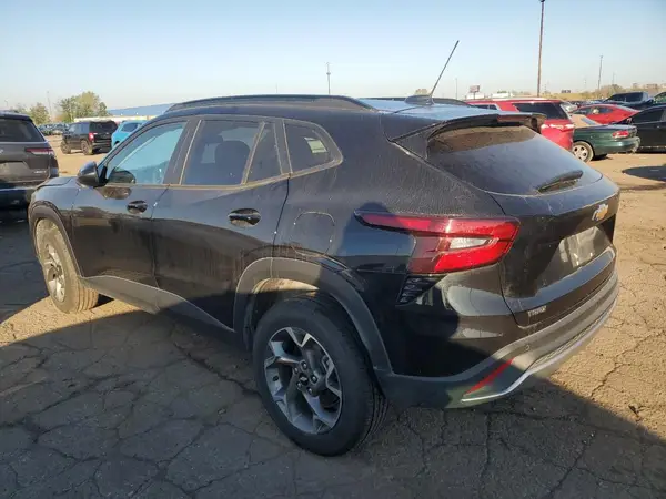 KL77LHEP6SC131703 2025 CHEVROLET TRAX - Image 2