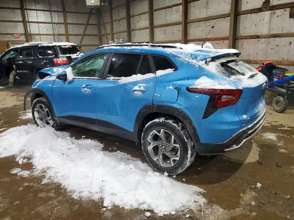 KL77LHEP6SC144483 2025 CHEVROLET TRAX - Image 2