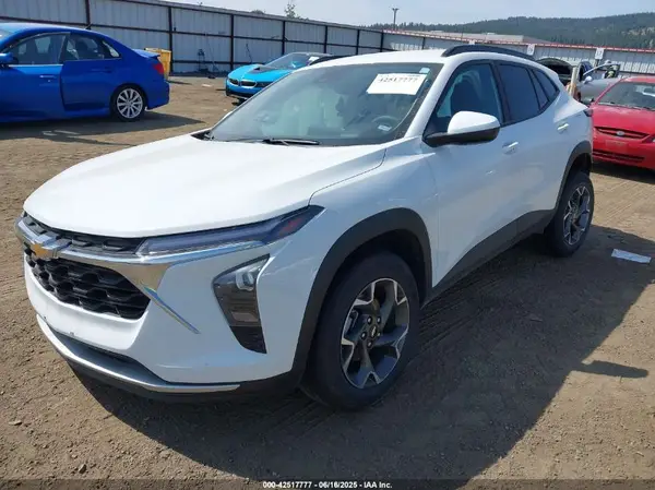 KL77LHEP6SC150090 2025 CHEVROLET TRAX - Image 2