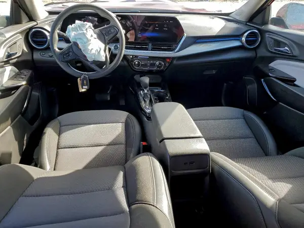 KL77LHEP6SC160067 2025 CHEVROLET TRAX - Image 8