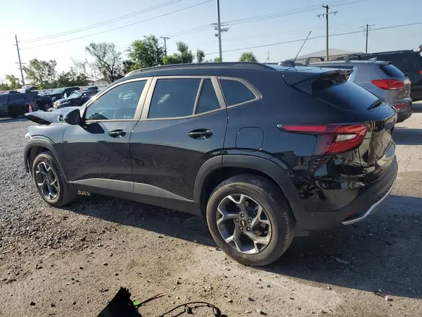 KL77LHEP6SC163857 2025 CHEVROLET TRAX - Image 2