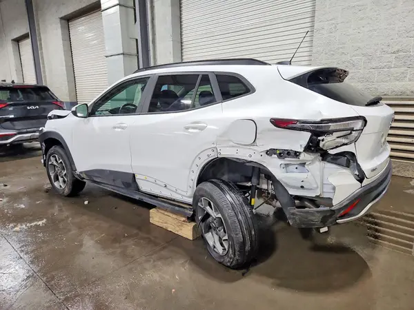 KL77LHEP6SC167908 2025 CHEVROLET TRAX - Image 2