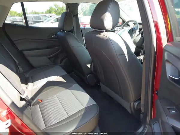KL77LHEP6SC173577 2025 CHEVROLET TRAX - Image 8