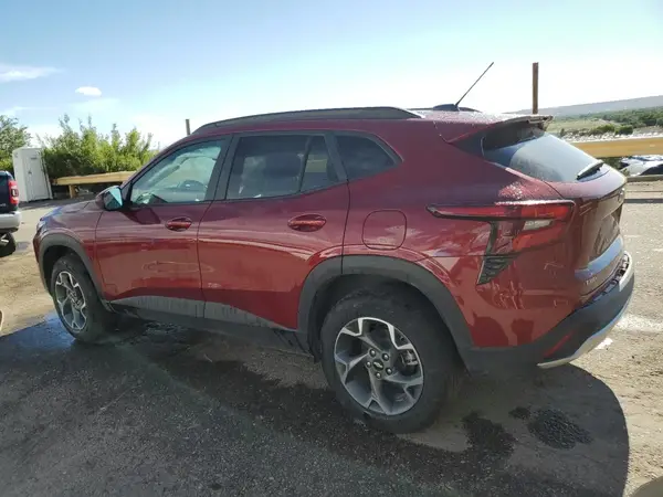 KL77LHEP6SC214127 2025 CHEVROLET TRAX - Image 2
