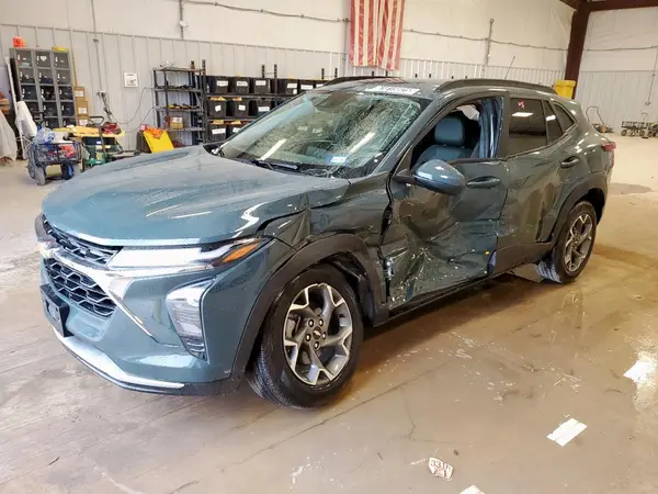 KL77LHEP6SC217657 2025 CHEVROLET TRAX - Image 1