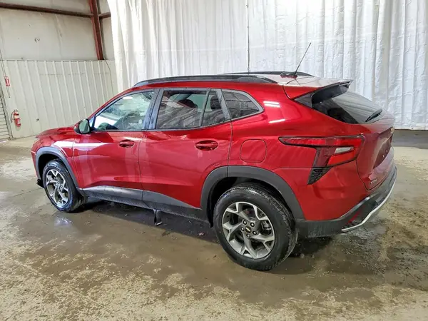 KL77LHEP6SC233051 2025 CHEVROLET TRAX - Image 2
