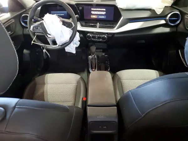 KL77LHEP6SC233051 2025 CHEVROLET TRAX - Image 8