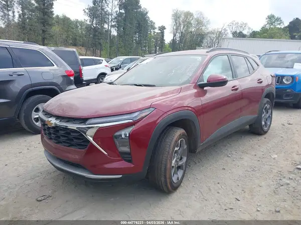 KL77LHEP6SC238301 2025 CHEVROLET TRAX - Image 2