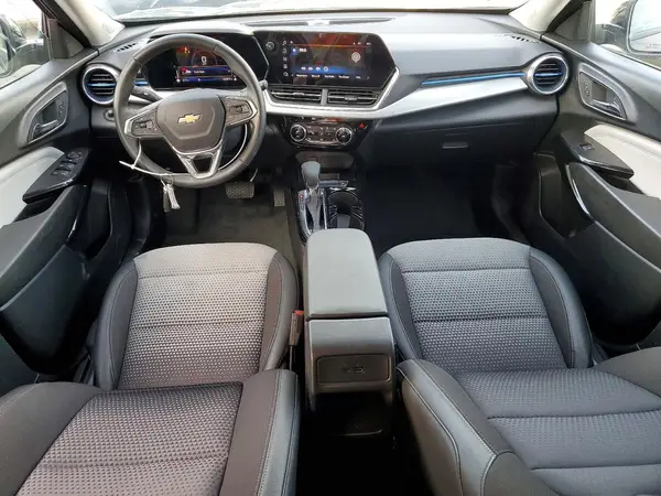 KL77LHEP6SC240405 2025 CHEVROLET TRAX - Image 8