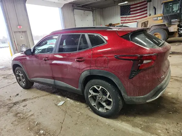 KL77LHEP6SC245006 2025 CHEVROLET TRAX - Image 2