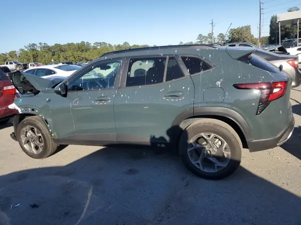 KL77LHEP6SC285487 2025 CHEVROLET TRAX - Image 2