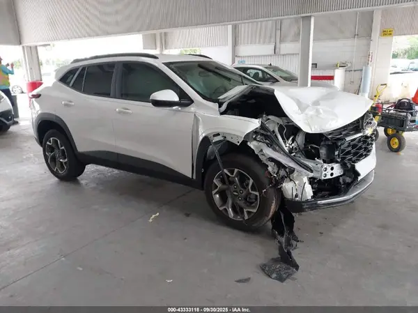 KL77LHEP6SC308704 2025 CHEVROLET TRAX - Image 1