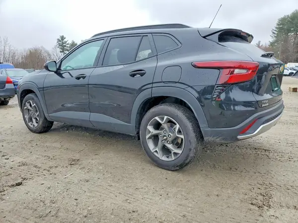 KL77LHEP6SC309092 2025 CHEVROLET TRAX - Image 2