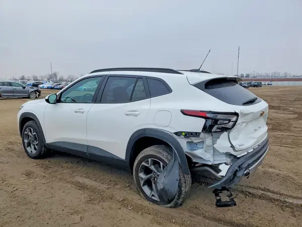 KL77LHEP6SC317175 2025 CHEVROLET TRAX - Image 2