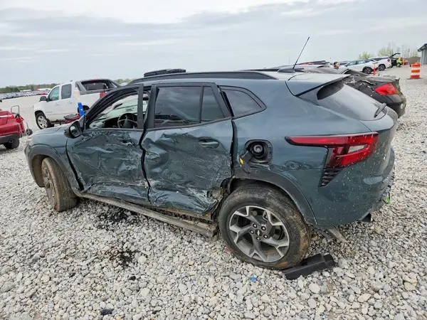 KL77LHEP6SC317788 2025 CHEVROLET TRAX - Image 2