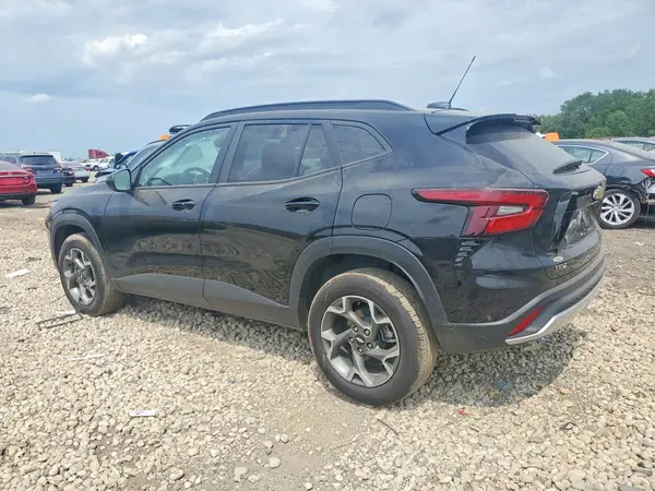 KL77LHEP6SC326460 2025 CHEVROLET TRAX - Image 2