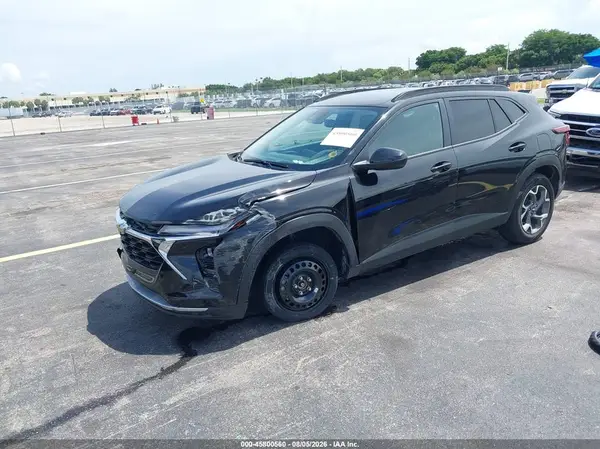 KL77LHEP6TC013748 2026 CHEVROLET TRAX - Image 2