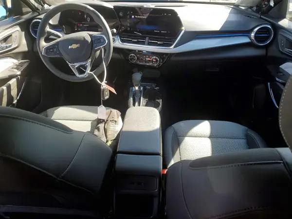 KL77LHEP6TC017637 2026 CHEVROLET TRAX - Image 8