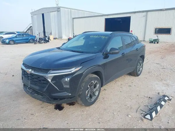 KL77LHEP6TC026175 2026 CHEVROLET TRAX - Image 2