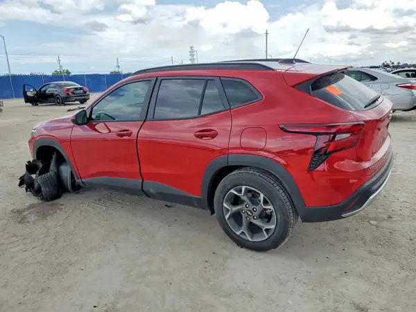 KL77LHEP6TC042893 2026 CHEVROLET TRAX - Image 2
