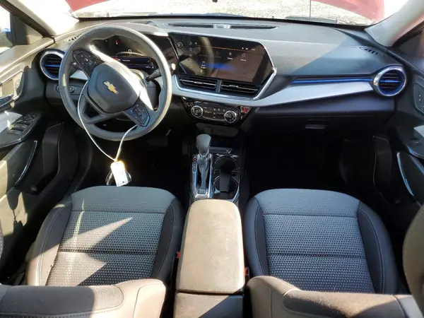 KL77LHEP6TC065672 2026 CHEVROLET TRAX - Image 8