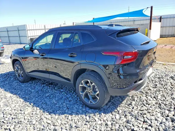 KL77LHEP6TC072170 2026 CHEVROLET TRAX - Image 2