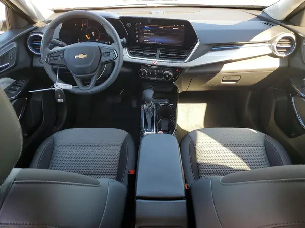 KL77LHEP6TC072170 2026 CHEVROLET TRAX - Image 8